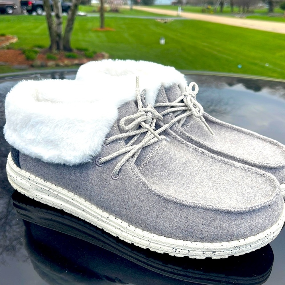 Womens Hey Dudes size 11
